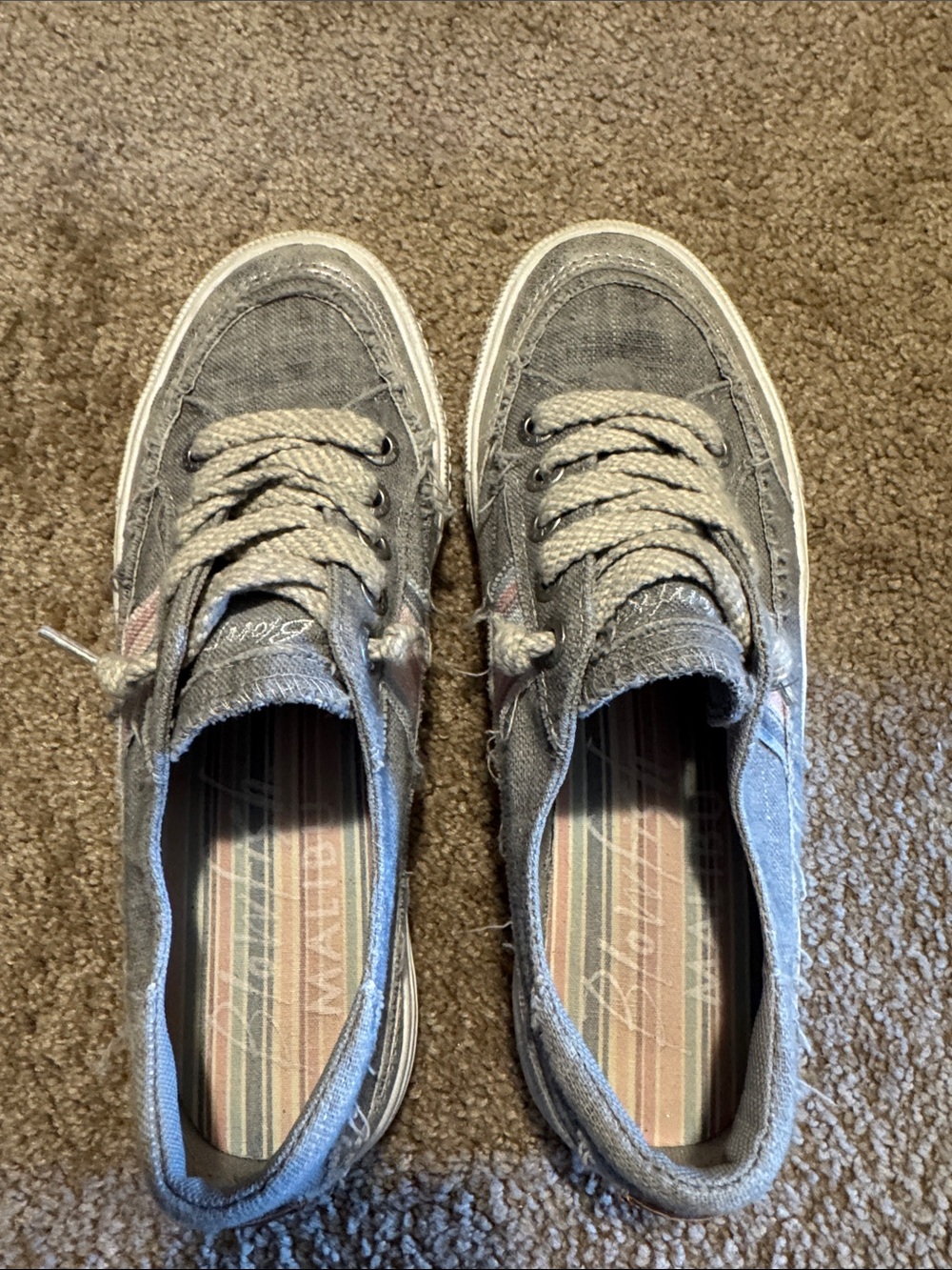 Women’s Casual Gray Canvas Lace-Up Sneakers